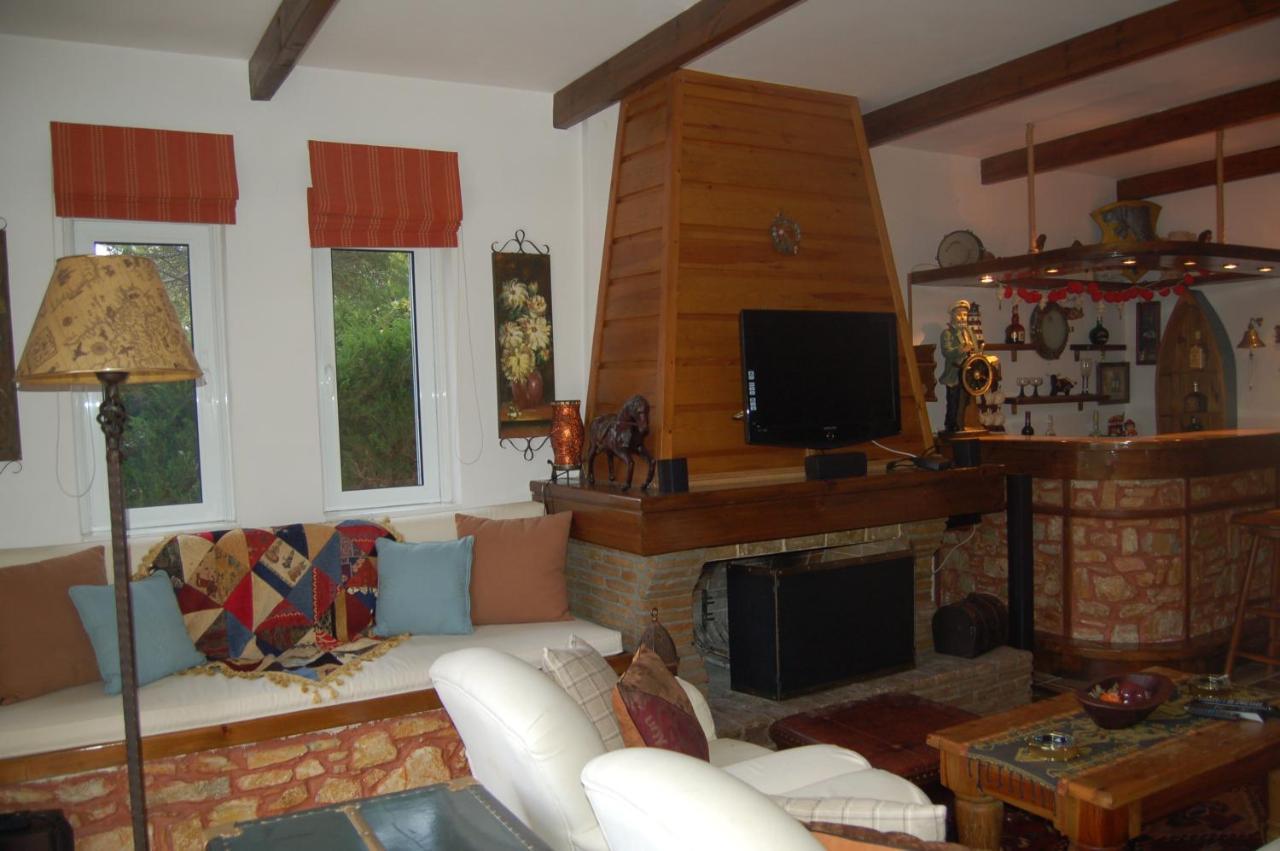 Villa Sul Mare Chalkida Bagian luar foto